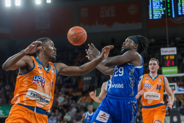 更显然是为 更显然是为